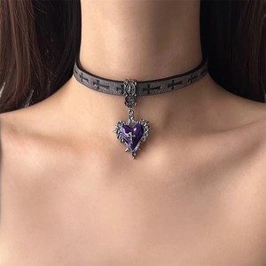 Collier ras du cou en cuir style punk sombre avec croix cœur épineux pour femme, chaîne de cou tendance pour fille stylée de Shibuya - Product Image 1