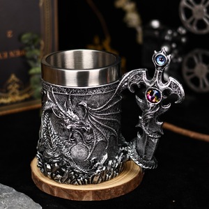 Jarra de Cerveza con Diseño de Espada de Dragón Místico, Revestida de Acero Inoxidable, para Coleccionistas y Gamers - Product Image 4