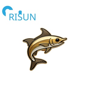 Épingles à revers personnalisées en forme de poisson volant mignon en gros, cadeaux pour les amateurs de pêche, broches, épingles en métal, animaux marins, épingles en émail en forme de poisson - Product Image 3