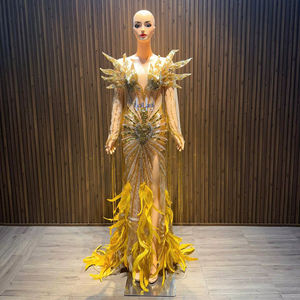 Vestido de sirena de lujo para mujer con mangas largas de ilusión y pedrería de alta gama para fiesta, de Vietnam. - Product Image 1