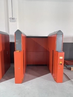 Magasin de palettes semi-automatique électrique avec AGV pour la manutention de cartons en plastique d'emballage alimentaire et de caisses, équipé de distributeurs robotisés