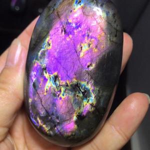 <span class=keywords><strong>Pietra</strong></span> Naturale Lucidata di Labradorite <span class=keywords><strong>Viola</strong></span>, <span class=keywords><strong>Pietra</strong></span> Palmare, Vendita all'Ingrosso - Product Image 5