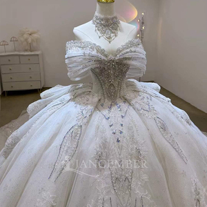 ชุดแต่งงานฝรั่งเศส งานปักประดับด้วยลูกปัดอย่างประณีต ดีไซน์หรูหรา โดดเด่นดุจดวงดาวบนท้องฟ้า รุ่น Lsjj90 - Product Image 3