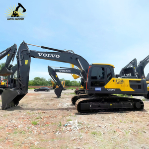 Excavateur tout-terrain Volvo 240 d'occasion exceptionnellement polyvalent pour l'irrigation agricole et l'aménagement du territoire - Product Image 6