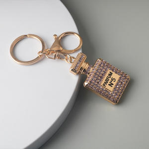 Nieuwe luxe mode schattige parfumflesvormige hanger sleutelhanger dames sleutelhanger kristallen sleutelhangers - Product Image 2