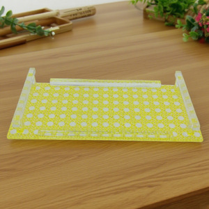 ถาดอะคริลิคลายจุด 29.5x14x3.7 ซม. สำหรับจัดเก็บอุปกรณ์อาบน้ำในบ้าน - Product Image 1