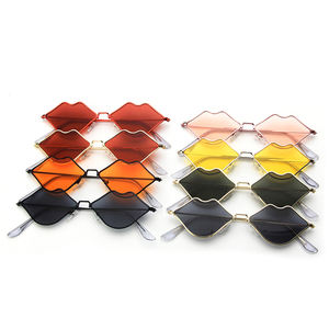 トレンディな小さめリップ型レトロ女性用サングラス、キス型サングラス - Product Image 3