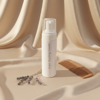 Mousse coiffante OEM à faible MOQ, tenue longue durée, forte, mousse capillaire en marque privée, parfumée sur mesure, pour perruques bouclées