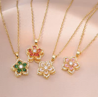 Collares con colgante de mariposa de cristal de piedra de nacimiento, con diamantes de imitación brillantes y dije de animal hueco, joyería delicada y elegante para damas y mujeres, regalo