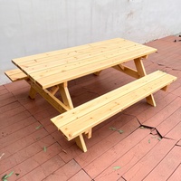 Mobilier d'extérieur naturel Table et bancs de pique-nique en bois de pin massif Longueur 180cm pour les jardins du quartier commercial Parcs et cafés