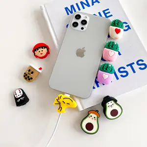 Productos de tendencia más nuevos protector de cable de goma de silicona de dibujos animados lindo 3D para iPhone y Samsung