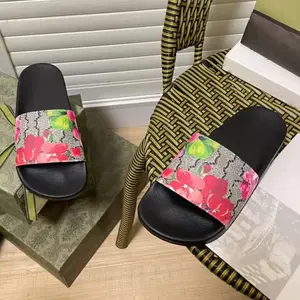 Sandalias Planas a Rayas de Diseño de Lujo para Mujer 2026, Pantuflas de Alta Gama para Exteriores, Sandalias de Moda al por Mayor - Product Image 3