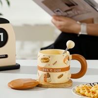 Mug à café adorable avec couvercle et visage expressif