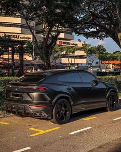 ชุดแต่ง Lamborghini Urus รุ่น URUS อัพเกรดสไตล์สุดหรู คาร์บอนไฟเบอร์  ลิ้นหน้า สเกิร์ตข้าง ดิฟฟิวเซอร์ สปอยเลอร์  ซุ้มล้อ ฝากระโปรง - Product Image 5