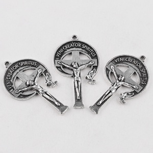 Crucifijo Católico Religioso Chapado en Plata Antigua de 4*2.4cm, Colgante de Cruz para Hacer Rosarios - Product Image 4