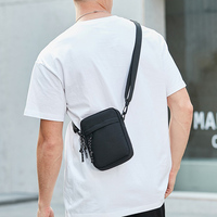 Sac à bandoulière unisexe petit et imperméable avec fermeture éclair, sac de poitrine minimaliste pour hommes et femmes, tendance décontractée en polyester