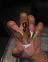 Uñas Postizas Stiletto con Punta Francesa, Hechas a Mano, Acabado Brillante, Calidad de Salón
