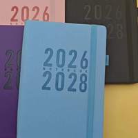 Agenda/Journal en cuir A5 personnalisé 2026-2027 avec reliure cousue et design de pages intérieures sur mesure