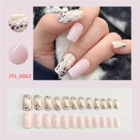 Ongles à presser imprimés léopard rose avec accents dorés de luxe, design carré court réutilisable pour la vente en gros et les fournitures de salon OEM/ODM