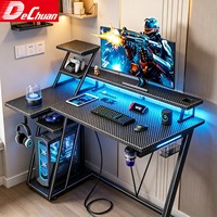 Escritorio Gamer Inteligente RGB de Fábrica Foshan con Regleta de Alimentación Integrada y Estantes de Almacenamiento Reversibles