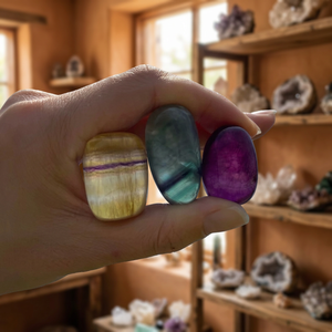Pierres roulées en fluorite arc-en-ciel naturelle – Pierre précieuse semi-précieuse de haute qualité pour la guérison - Product Image 3