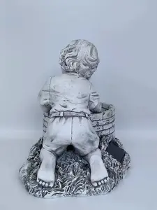 Custom Littel Boy With Well Resin Garden Boy Sculpture Fairy Garden Decoration Ornaments