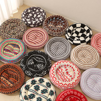 Coussin rond pour animaux de compagnie à imprimé léopard, flocon de neige et carreaux de Noël, avec fond antidérapant, lit doux et chaud pour chien, lit personnalisé pour lapin et chat