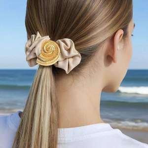 Élastique à cheveux en satin grande taille, série Océan Floral, avec pendentif en or 18 carats, bandeau simple pour chignon, usage quotidien - Product Image 1