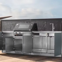 Cuisine extérieure de style Vermont à succès avec mini réfrigérateur en verre et éclairage LED