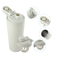 Nouveau design double paroi isolée en acier inoxydable 304 en gros protéine shaker bouteille d'eau sans bpa avec compartiments boule