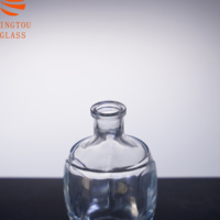 Bouteille en verre de petite capacité de 300 ml, bouteille en verre ovale gravée en spirale, adaptée à l'emballage des spiritueux tels que le whisky et le brandy