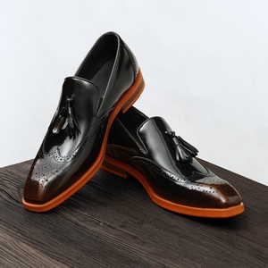Zapatos de Cuero LeFou para Hombre, Estilo 2025, Nuevos, de Una Pieza, con Flecos, Formales para Negocios, con Patrón de Tallado Brook - Product Image 1