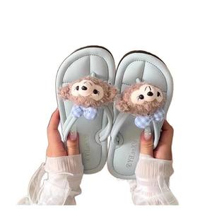 Tongs plates style plage avec semelles souples. Jolies pantoufles au style charmant pouvant être décorées avec des accessoires DIY. - Product Image 3