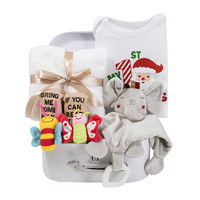 Coffret cadeau de luxe pour bébé, hochet animal, bavoirs et barboteuses, ensemble cadeau pour nouveau-né