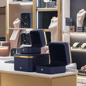 Фабричная изготовленная на заказ Роскошная восьмиугольная черная кожаная шкатулка для ювелирных изделий с тиснением логотипа, оптовая продажа, ожерелье, браслет, кольцо, коробка, упаковка для ювелирных изделий - Product Image 1