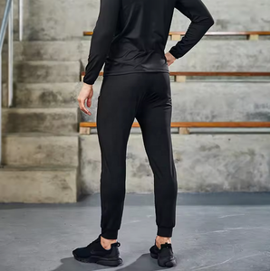 Tuta Sportiva Taglia EU con Logo Personalizzato 90% Poliestere 10% Spandex <span class=keywords><strong>Set</strong></span> da 2 Pezzi da Uomo per Corsa e Jogging <span class=keywords><strong>Abbigliamento</strong></span> <span class=keywords><strong>Fitness</strong></span> Palestra Allenamento - Product Image 4