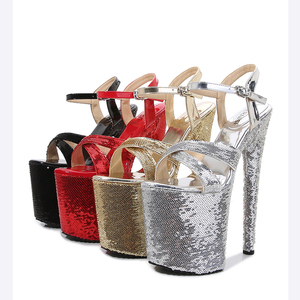 Sandali pantofole firmate di lusso marche famose <span class=keywords><strong>20</strong></span> <span class=keywords><strong>CM</strong></span> di altezza sandali Glitter donna pantofola con paillettes lucide tacchi con cinturino con fibbia Sexy - Product Image 1