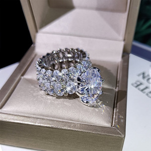 Nouvel ensemble de 2 bagues en laiton style européen et américain, avec zircon, luxe, style blogueuse, empilables, bijoux pour femme - Product Image 3