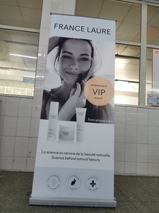 شعار سهل الاستخراج سهل الاستخدام حسب الطلب ، راية قياسية 80 × 47 سم ، لافتة راية فاخرة قابلة للسحب - Product Image 2