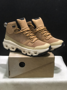 Zapatillas de Running On Cloud Cloudrock Low Mid WP, Tecnología Cloud para una Corrida Suave, Amortiguación Ligera, Zapatillas Deportivas Cloudventure <span class=keywords><strong>DNA</strong></span> WP - Product Image 1