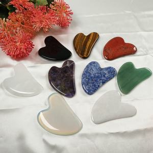 بكرة من اليشم كوارتز وردي طقم من حجر الجمشت الأخضر والوردي والأبيض على شكل قلب من اليشم Gua Sha وgua Guasha Kit - Product Image 4