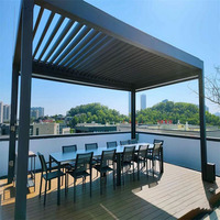 Pergola en aluminium avec toit à lamelles résistant au vent et ignifuge, pour jardin, hôtel, communauté et villa en bord de mer