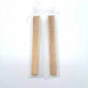Abanicos de mano chinos modernos hechos a mano con mango de madera, abanicos de cuero, abanicos pequeños para el verano - Product Image 6
