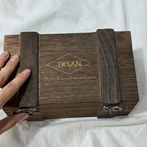 Confezione regalo rettangolare in legno per profumi, oli essenziali e gioielli, in stile antico, personalizzata e lussuosa. - Product Image 2