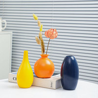 Vase en céramique à long cou orange avec glaçure mate Design Art déco moderne Style chinois minimaliste maison Pot de fleur de mariage de table