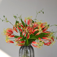 Whh Marke Künstliche Seidenblumen-Arrangement mit Zweistängeligen Gloriosa-Lilien (Flammenlilie) Modell Whh-214 für Hochzeitsfotografie