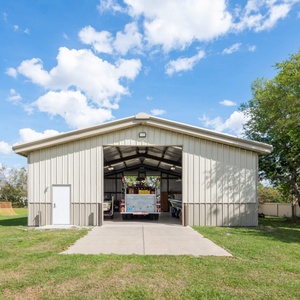 Service à guichet unique Bâtiment de grange préfabriqué <span class=keywords><strong>Mouton</strong></span> Cheval Vache Bétail Grange <span class=keywords><strong>Garage</strong></span> en acier - Product Image 1