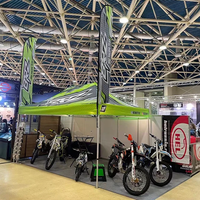 Tente d'exposition commerciale extérieure personnalisée 10x10ft Pop up Auvent Grand poids léger résistant à l'eau protégé contre les UV facilement assemblé Conception libre