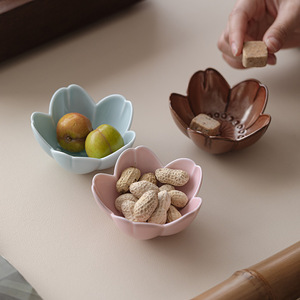 Flower Shape Ceramic Fruit Plate <b>Small</b> Household Dessert <b>Tray</b> Chinese Style Pastry Dish Party Use Porcelain Material - Product Image 2