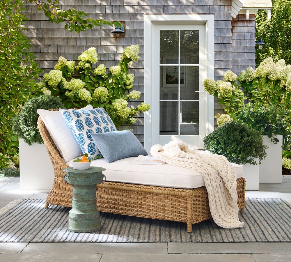 rattan chaise patio furniture beach chair Modern design sun pool lounge chairs garden furniture